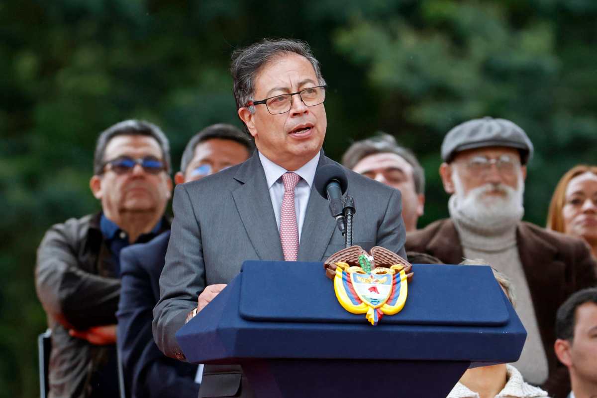 Petro anuncia que Colombia "comienza a renegociar" el TLC con Estados Unidos
