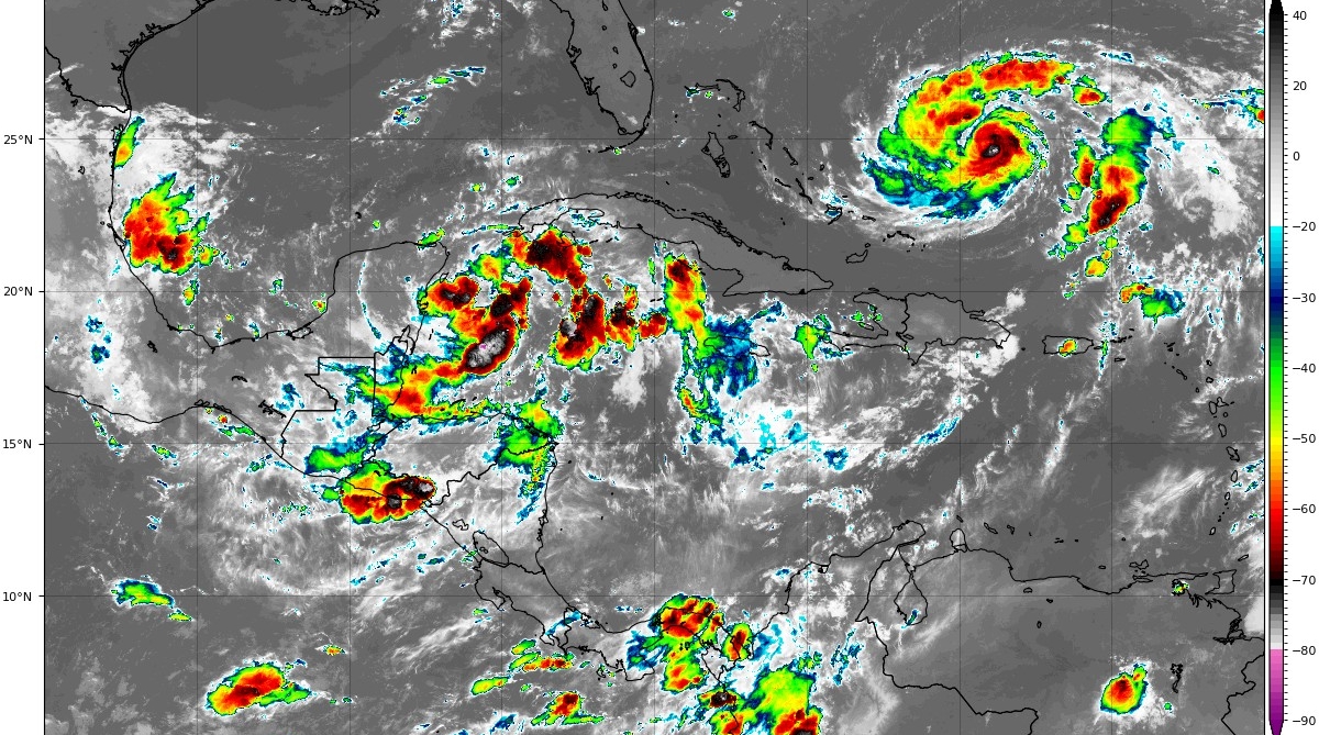 La Depresión Tropical Diez se convirtió en la Tormenta Tropical Idalia. (Foto Prensa Libre: Centro Nacional de Huracanes)