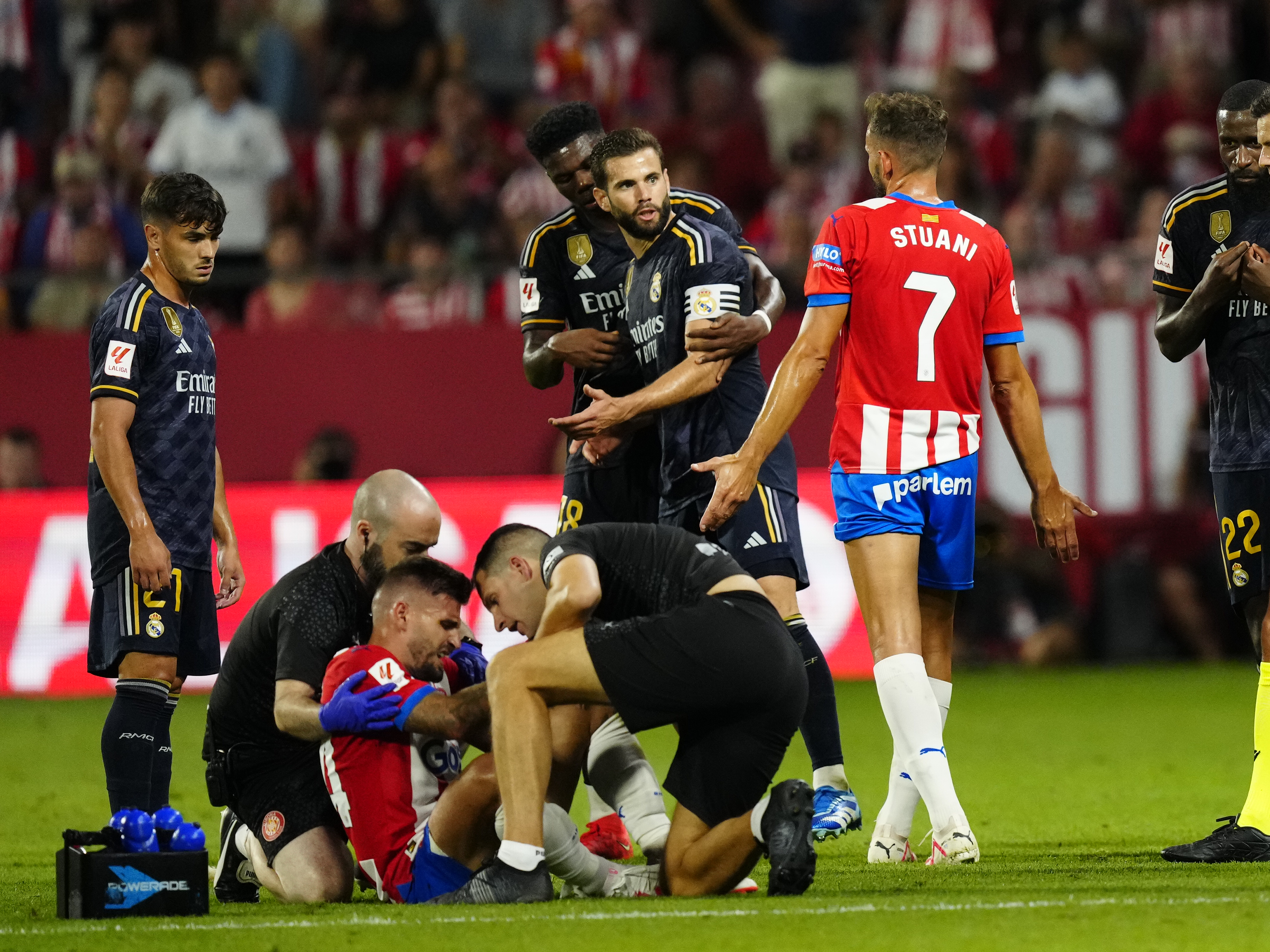 VIDEO | Portu salió llorando y en camilla por una dura entrada de Nacho, Ancelotti afirmó que fue falta de lucidez