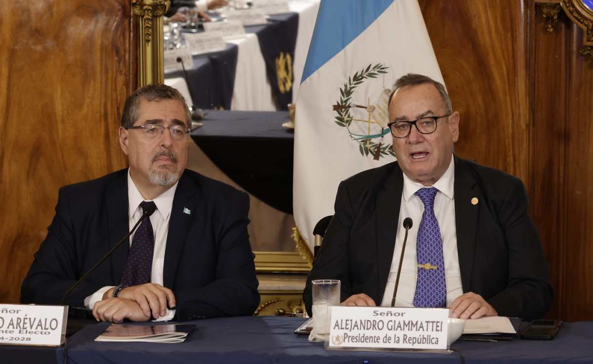 El presidente Alejandro Giammattei sostuvo la primera reunión con Bernardo Arévalo para la transición del poder.(Foto Prensa Libre: SCSP)