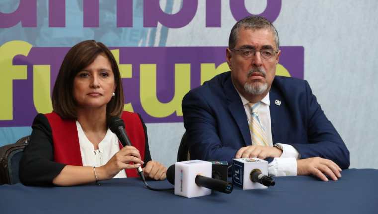 Bernardo Arévalo y Karin Herrera fueron electos presidente y vicepresidenta para el periodo 2024-2028. (Foto Prensa Libre: María Reneé Barrientos) 