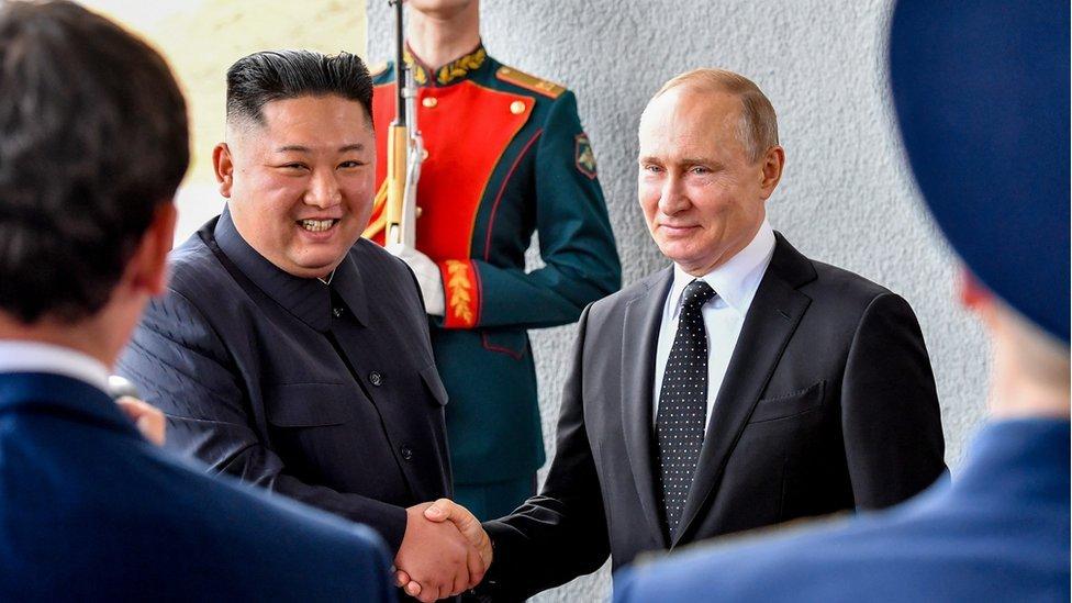 Corea del Norte busca depender menos de China. La oportunidad de una nueva alianza con Moscú puede ayudar al país con esta misión. 