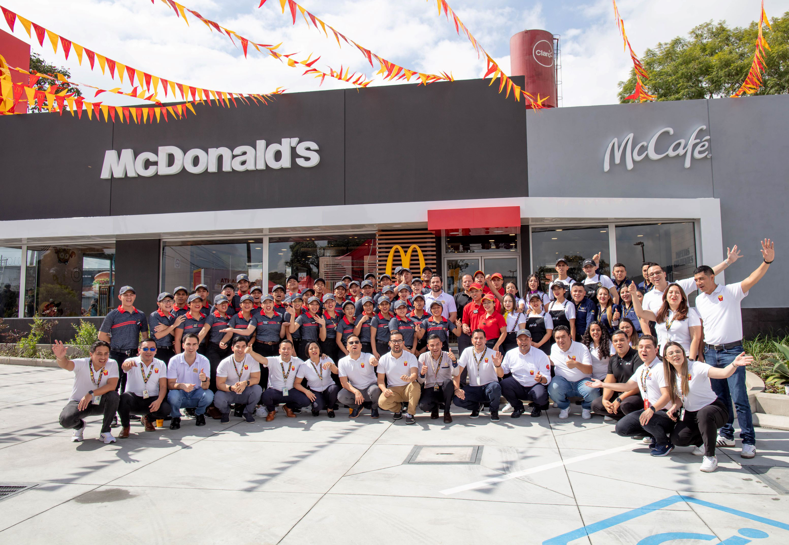 Mas cerca de sus clientes y contribuyendo con el desarrollo