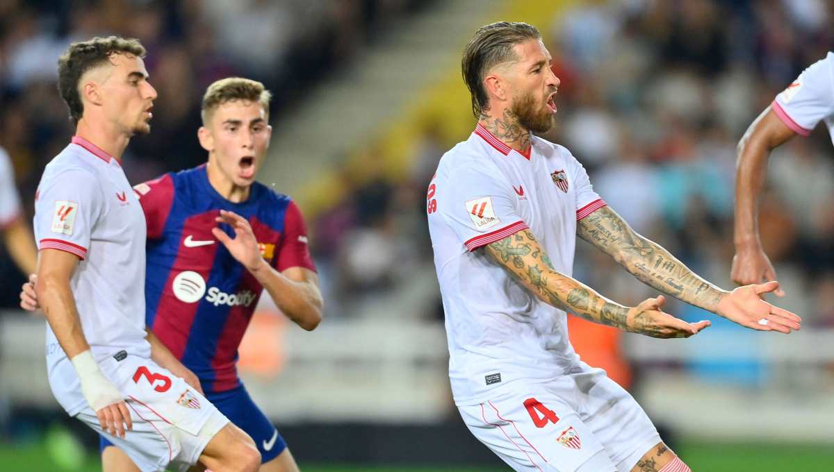 “¡Ramos, Ramos!”: Los cánticos de los aficionados del Barcelona tras su victoria ante el Sevilla con autogol del defensor