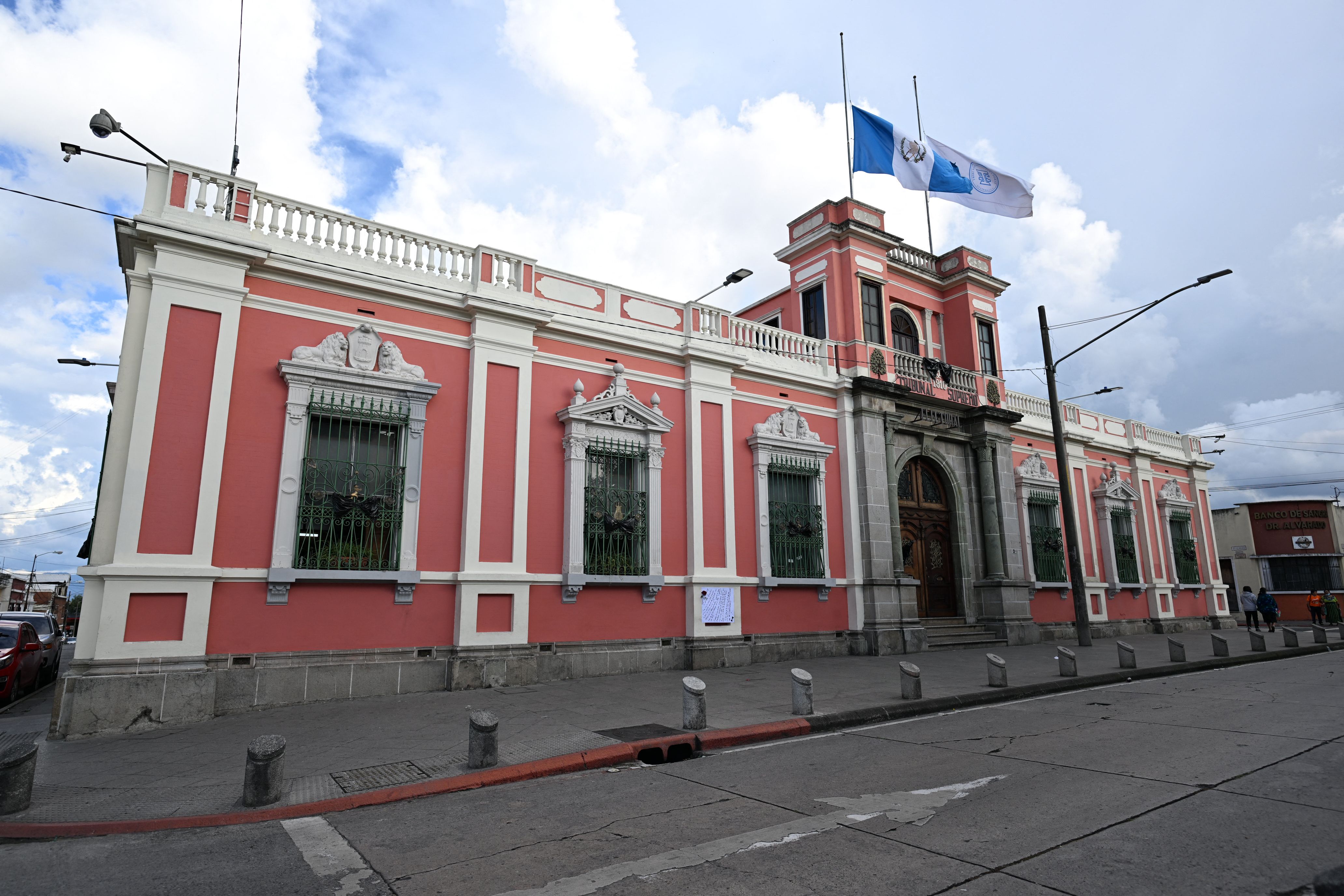 Sede del TSE en la Ciudad de Guatemala. (Foto Prensa Libre: AFP)