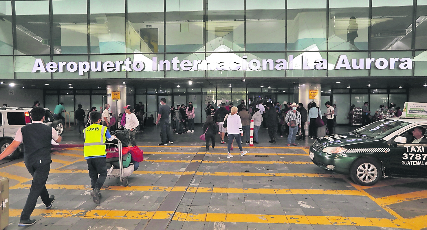 La modalidad electrónica de la boleta de migración ha sido de uso dinámico y positivo, implementado en el Aeropuerto La Aurora, donde ingresa más del 85% de pasajeros a Guatemala.