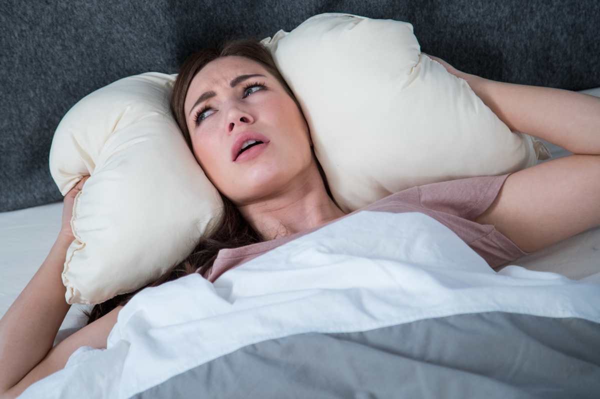 ¿Cómo dormirse a pesar del ruido? Consejos para conciliar el sueño