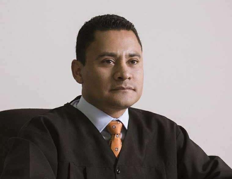 El juez Carlos Ruano, del Tribunal Noveno de Sentencia, ha denunciado hostigamiento por su labor al frente de esa judicatura. Presentó su renuncia ante la Corte Suprema de Justicia. (Foto Prensa Libre: Hemeroteca PL).