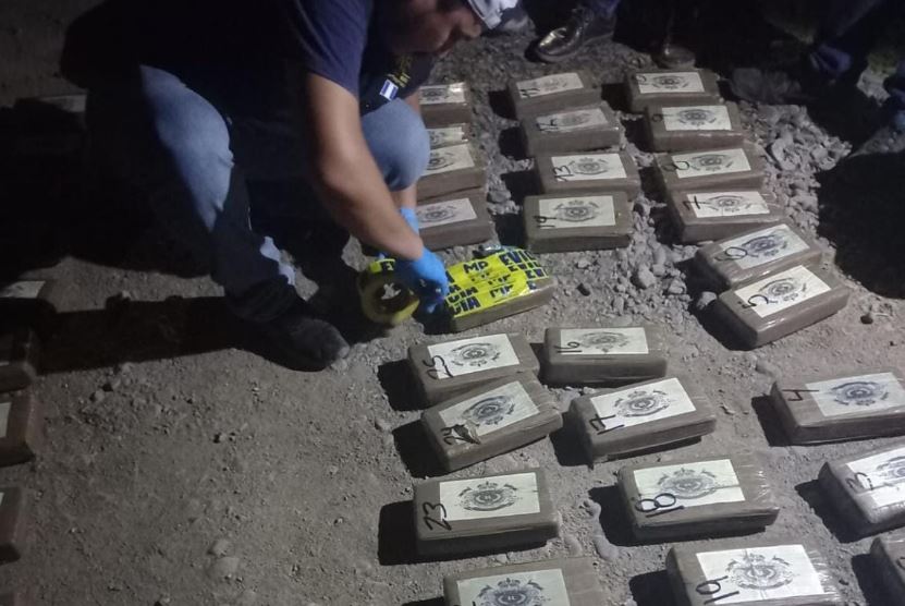 Decomiso de droga supera los Q10 millones: Cómo fue detectado un cargamento de cocaína en el doble fondo de un camión