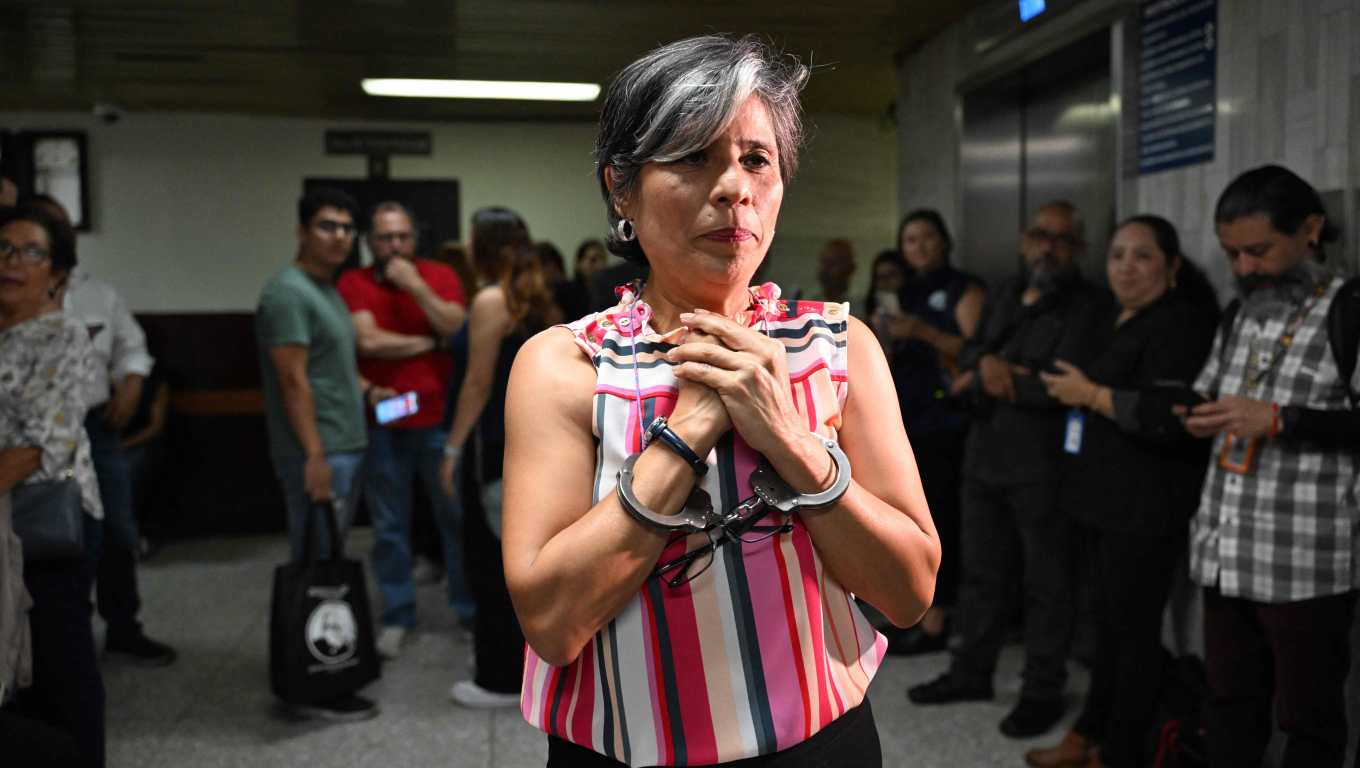 La abogada Claudia González está detenida desde el 28 de agosto pasado. (Foto Prensa Libre: AFP)