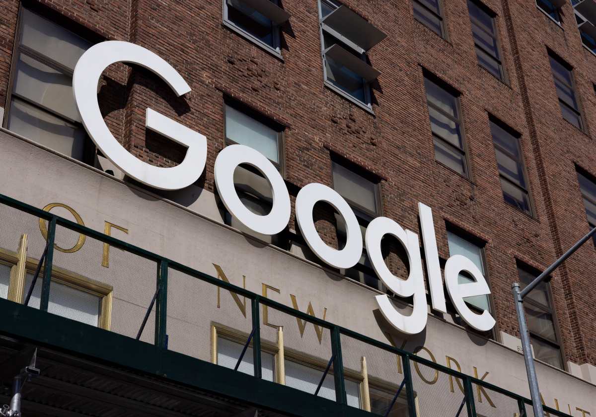 Google: EE.UU. inicia juicio contra el gigante tecnológico, acusado de mantener un monopolio ilegal por “décadas”