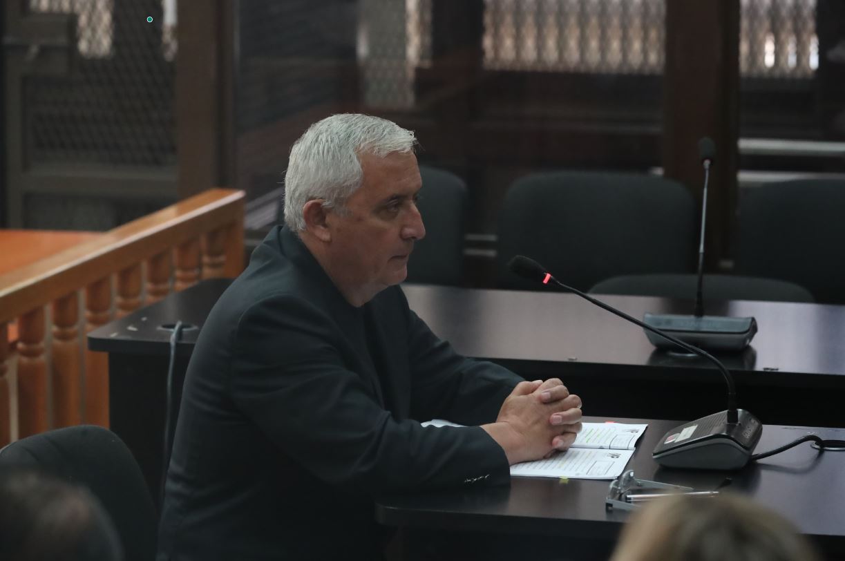 Otto Pérez Molina acpeta cargos en el caso Cooptación del Estado. (Foto Prensa Libre: Elmer Vargas)