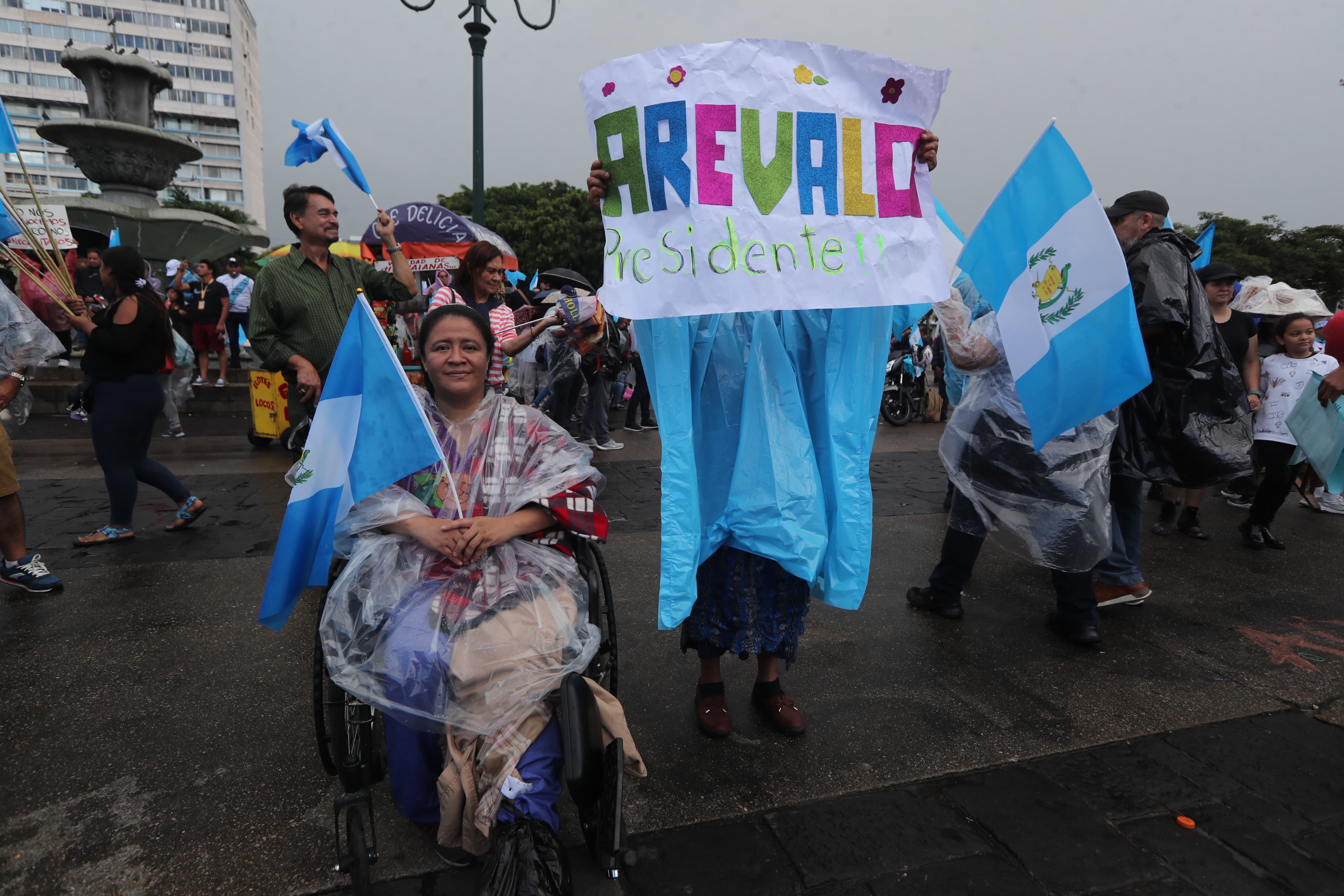 Fotos: Así fue la manifestación contra Consuelo Porras y Rafael Curruchiche y los mensajes que enviaron'