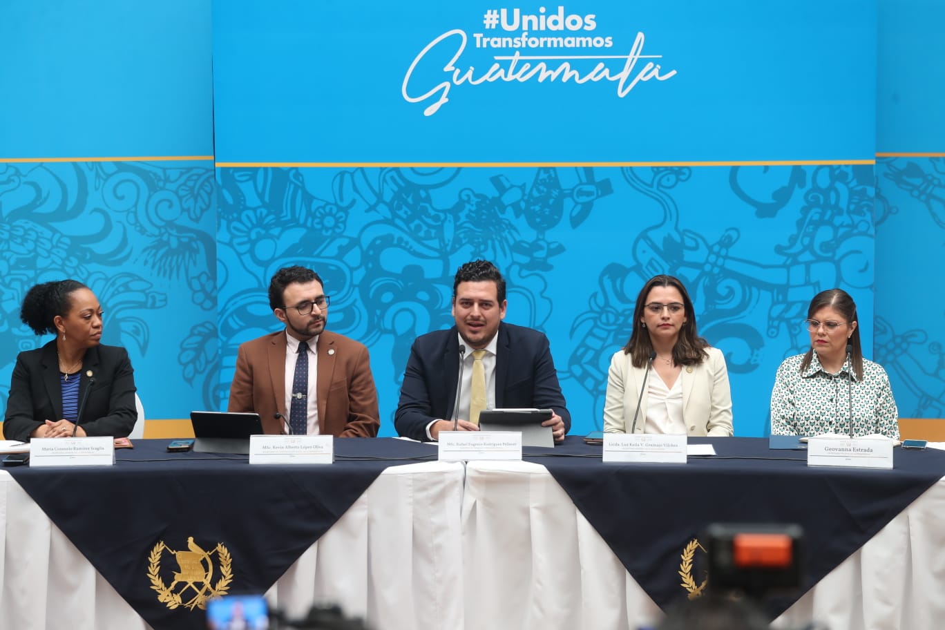 Gobierno de Giammattei amplía información sobre inicio de transición del poder a Arévalo