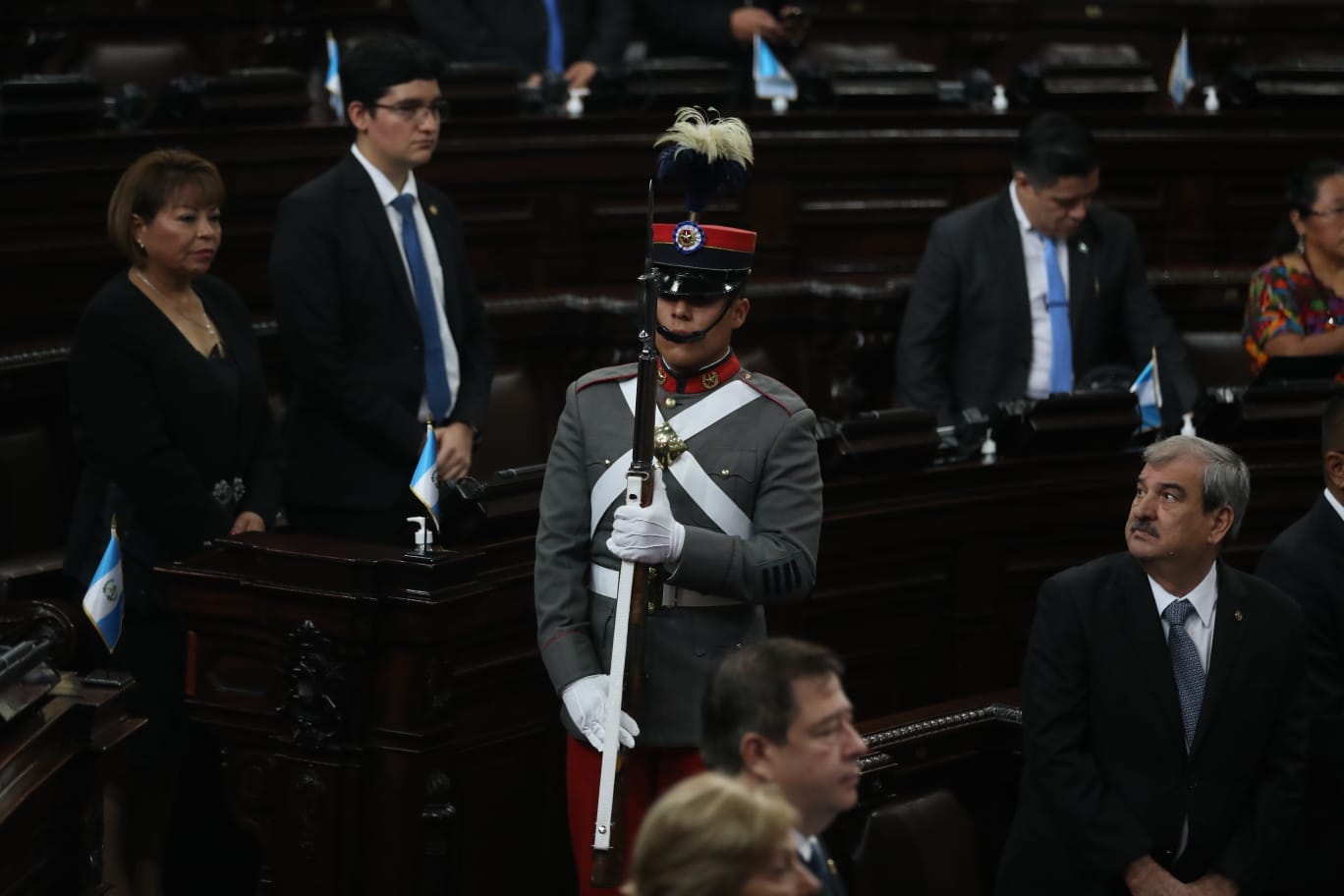 La Sesión Solemne por los 202 años de Independencia de Guatemala se celebró en el Congreso de la República con la ausencia de los tres presidentes de los organismos del Estado. (Foto Prensa Libre: Juan Diego González)
