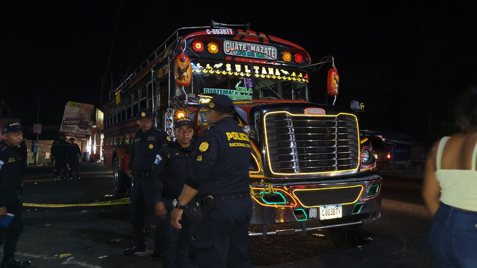Un bus de los transportes Sultana, que circula entre la capital y Mazatenango, Suchitepéquez fue tomado por asalto el 7 de septiembre. Dos personas murieron y tres más resultaron heridas. (Foto Prensa Libre: Marvin Túnchez).