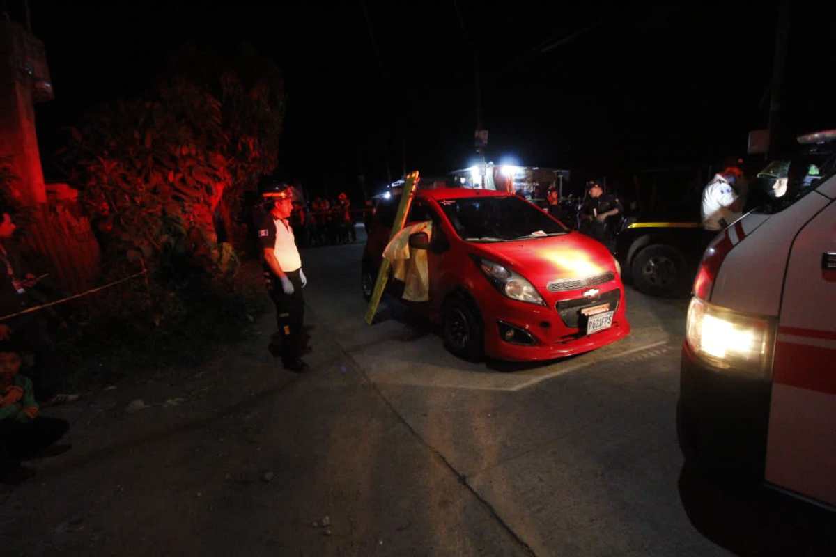 12 casquillos y teléfonos celulares: MP revela detalles tras hallazgo de dos cadáveres en el interior de un vehículo en San José Pinula