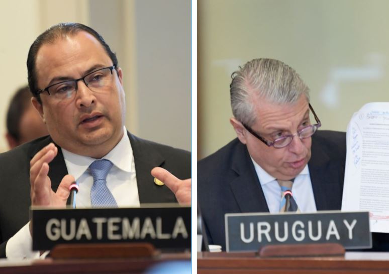 Mario Búcaro, canciller de Guatemala (izquierda) y Washington Abdala, embajador de Uruguan ante la OEA, en la sesión del Consejo Permanente de la Organización de Estados Americanos. (Fotos Prensa Libre: EFE)