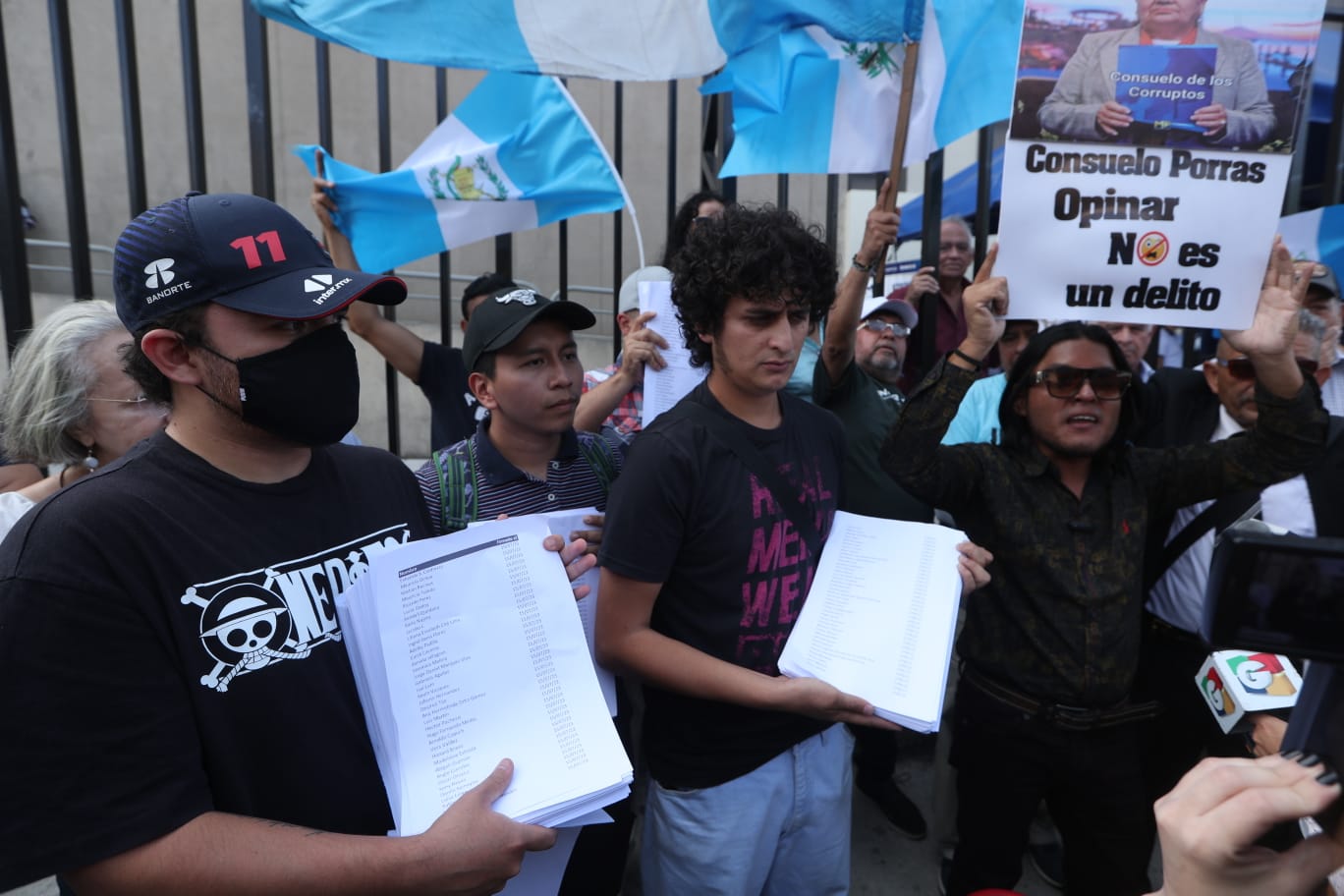 Sectores exigen la renuncia de Consuelo Porras y denuncian al Congreso y al registrador de Ciudadanos