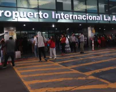 Sistema de Declaración Jurada Regional de Viajero presenta fallas en Aeropuerto La Aurora y SAT explica qué pasó