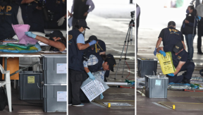 Fiscales del Ministerio Público revisan el contenido de las cajas electorales en el Parque de la Industria. (Foto Prensa Libre: Esbin García) 