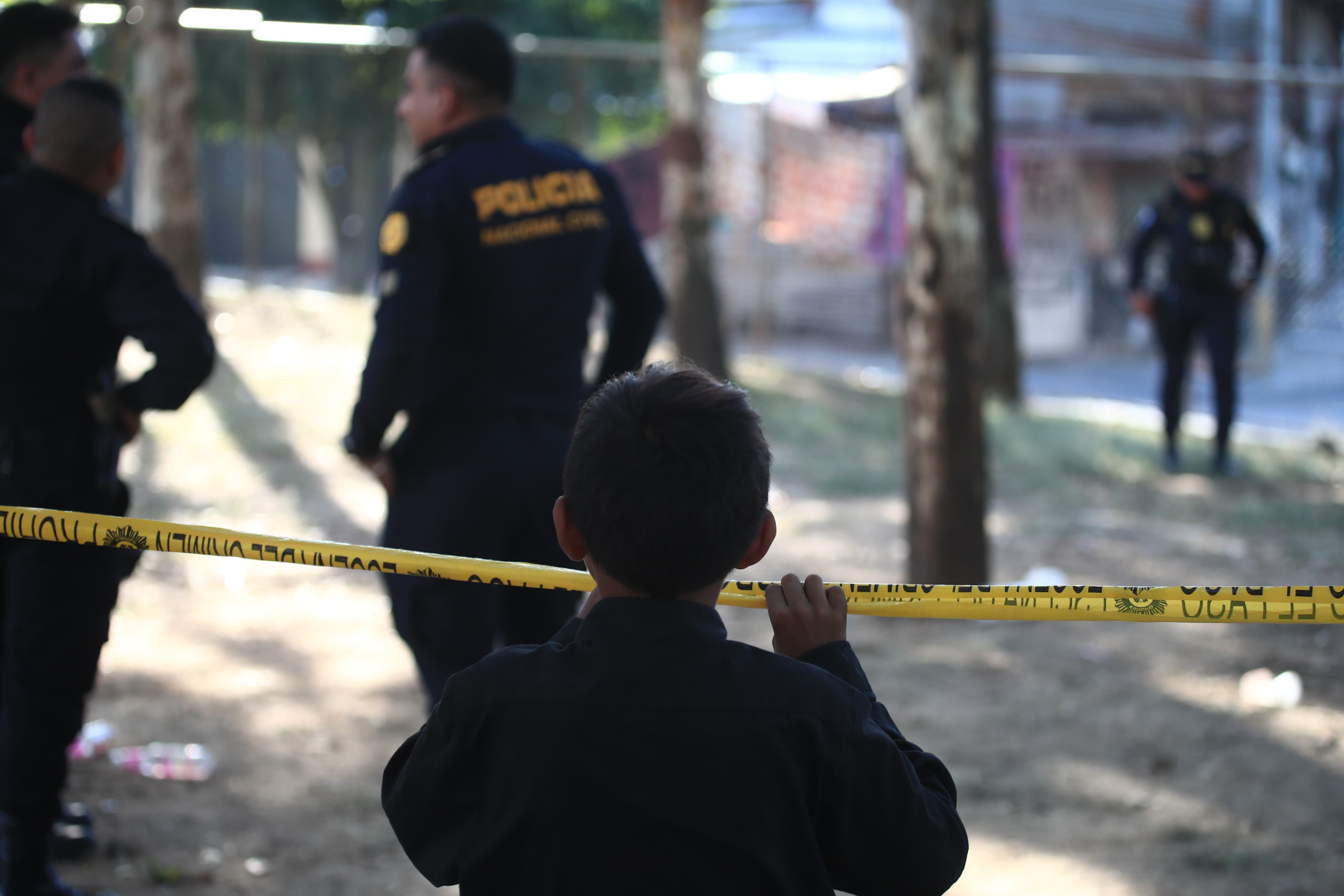 Tres personas resultan heridas en ataque armado en campo de futbol en la zona 3 capitalina. (Foto Prensa Libre: Carlos Hernández)