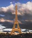 Cerca de 6 millones de personas visitan anualmente la Torre Eiffel, en Francia.   Con motivo de las Jornadas del Patrimonio Europeo, el pasado 16 y 17 de septiembre, se abrieron las puertas  de uno de sus históricos ascensores   (Foto Prensa Libre: Alexis Minchella/ Unsplash)