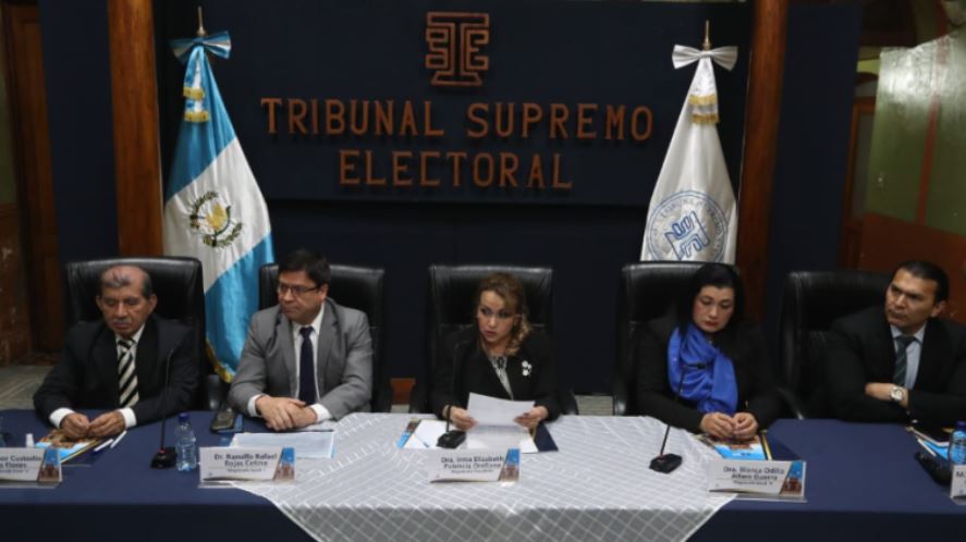 Los magistrados del TSE  en una conferencia de prensa este 2023. (Foto Prensa Libre. HemerotecaPL)

