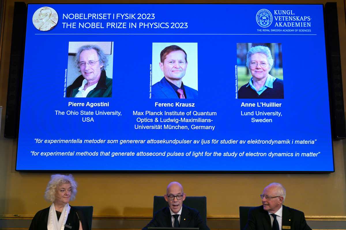 El Premio Nobel de Física 2023 es para Pierre Agostini, Ferenc Krausz y Anne L'Huillier por sus métodos experimentales para generar pulsos de luz. (Foto Prensa Libre:  EFE)