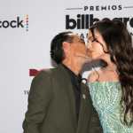 Marc Anthony y Nadia Ferreira posan en la alfombra azul de los Premios Billboard de la Música Latina 2023. (Foto de archivo Prensa Libre: EFE/Marlon Pacheco)
