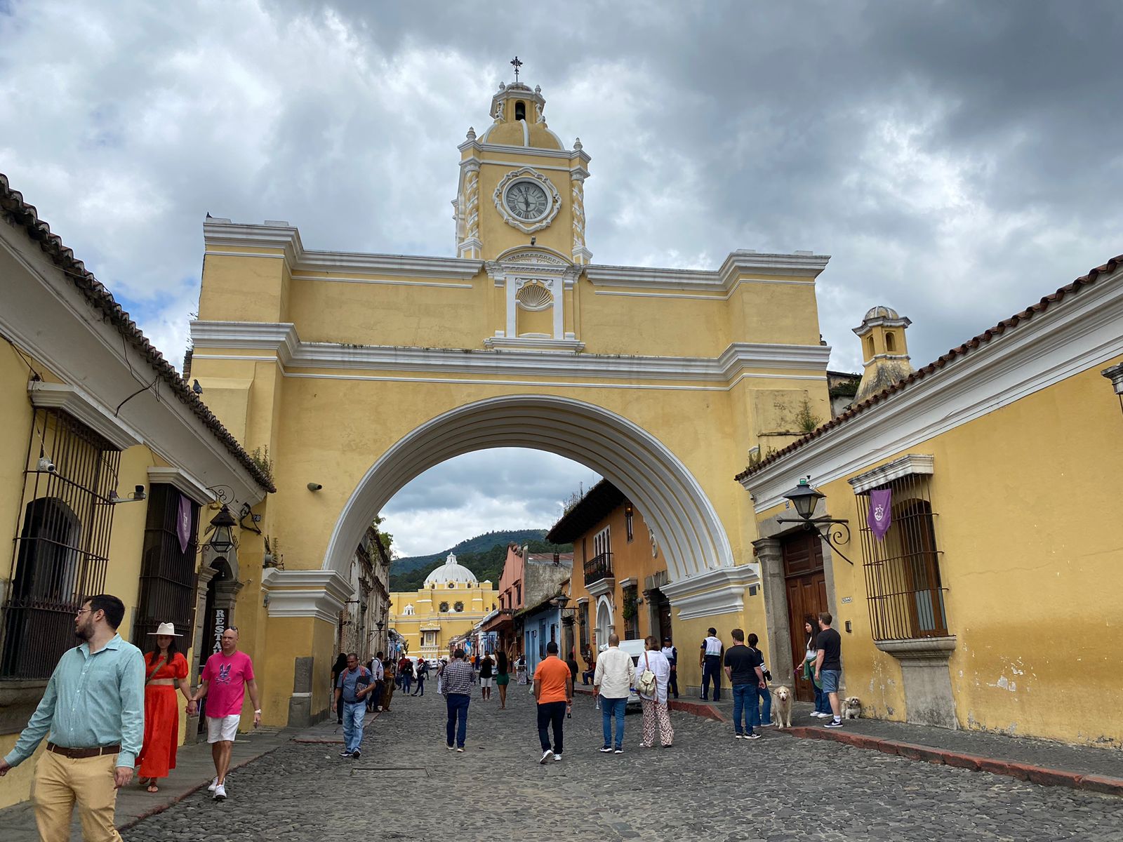 El sector empresarial de Antigua Guatemala destinado a la hotelería y restaurantes estimaron un 20% de visitantes, una cantidad baja para un fin de semana amplio por el asueto de la revolución de 1944.