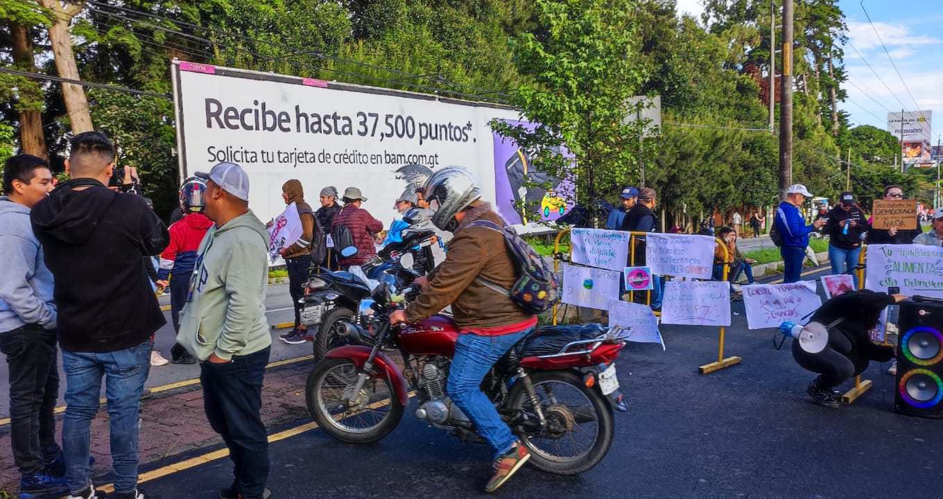 Bloqueos Guatemala carretera a El Salvador 01