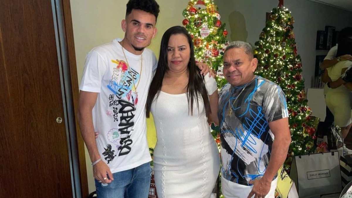 El jugador del Liverpool FC, Luis Díaz, sufrió el secuestro de sus padres en Colombia. (Foto Prensa Libre: X)