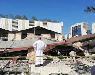 Videos: Al menos siete feligreses mueren al caer techo de iglesia durante misa en México