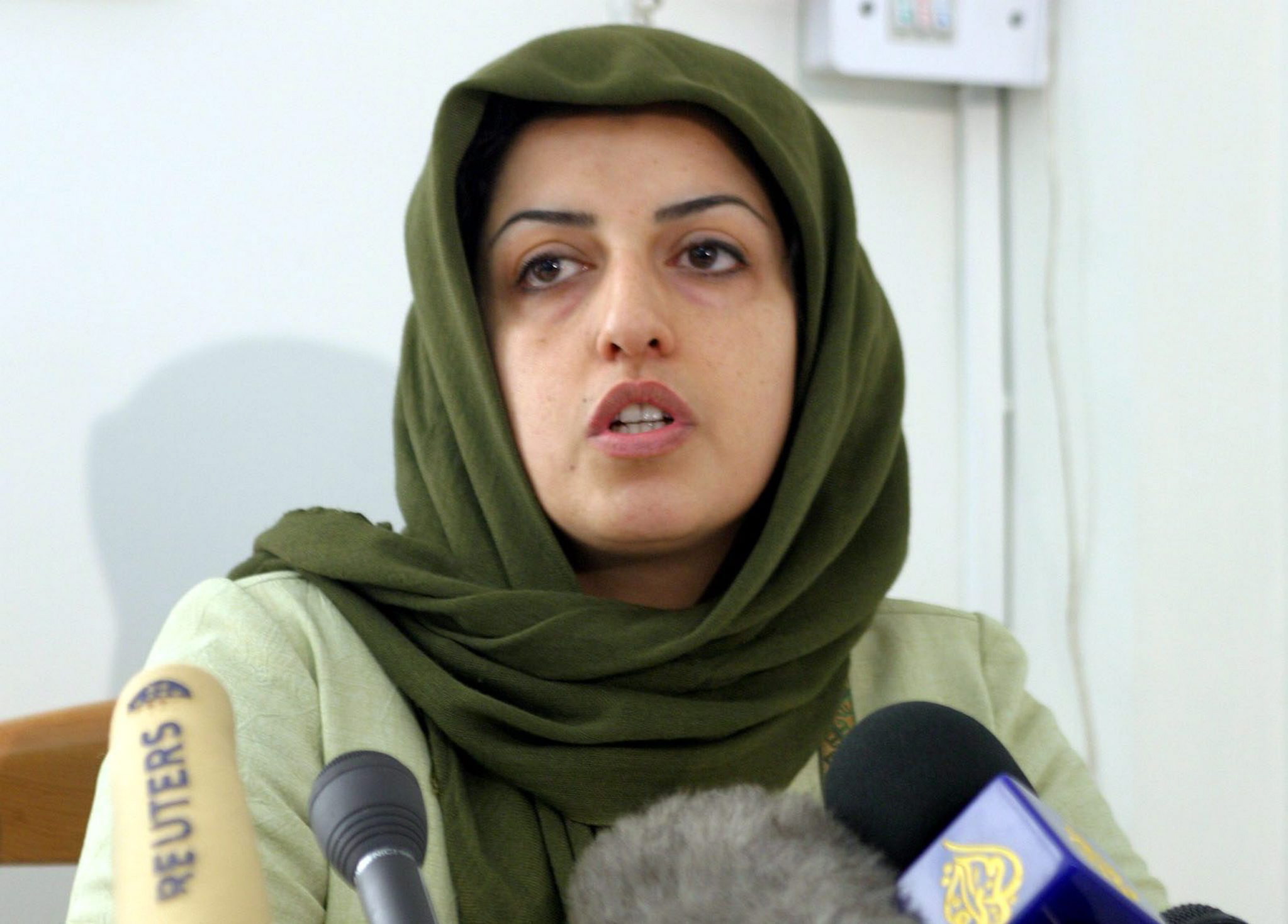 La activista iraní Narges Mohammadi recibió el Premio Nobel de la Paz el 6 de octubre de 2023 por su lucha contra la opresión de las mujeres en Irán y su lucha para promover los derechos humanos y la libertad para todos. (Foto Prensa Libre: EFE/EPA/Abedin Taherkenareh)