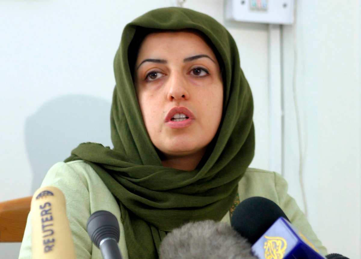 La activista iraní Narges Mohammadi recibió el Premio Nobel de la Paz el 6 de octubre de 2023 por su lucha contra la opresión de las mujeres en Irán y su lucha para promover los derechos humanos y la libertad para todos. (Foto Prensa Libre: EFE/EPA/Abedin Taherkenareh)