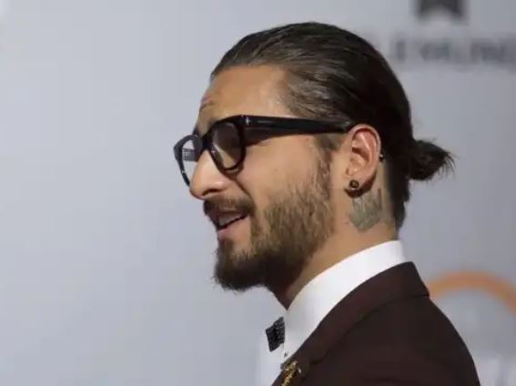 “Les tengo una sorpresa”: Maluma anuncia en medio de un concierto en EE.UU. que será padre de una niña
