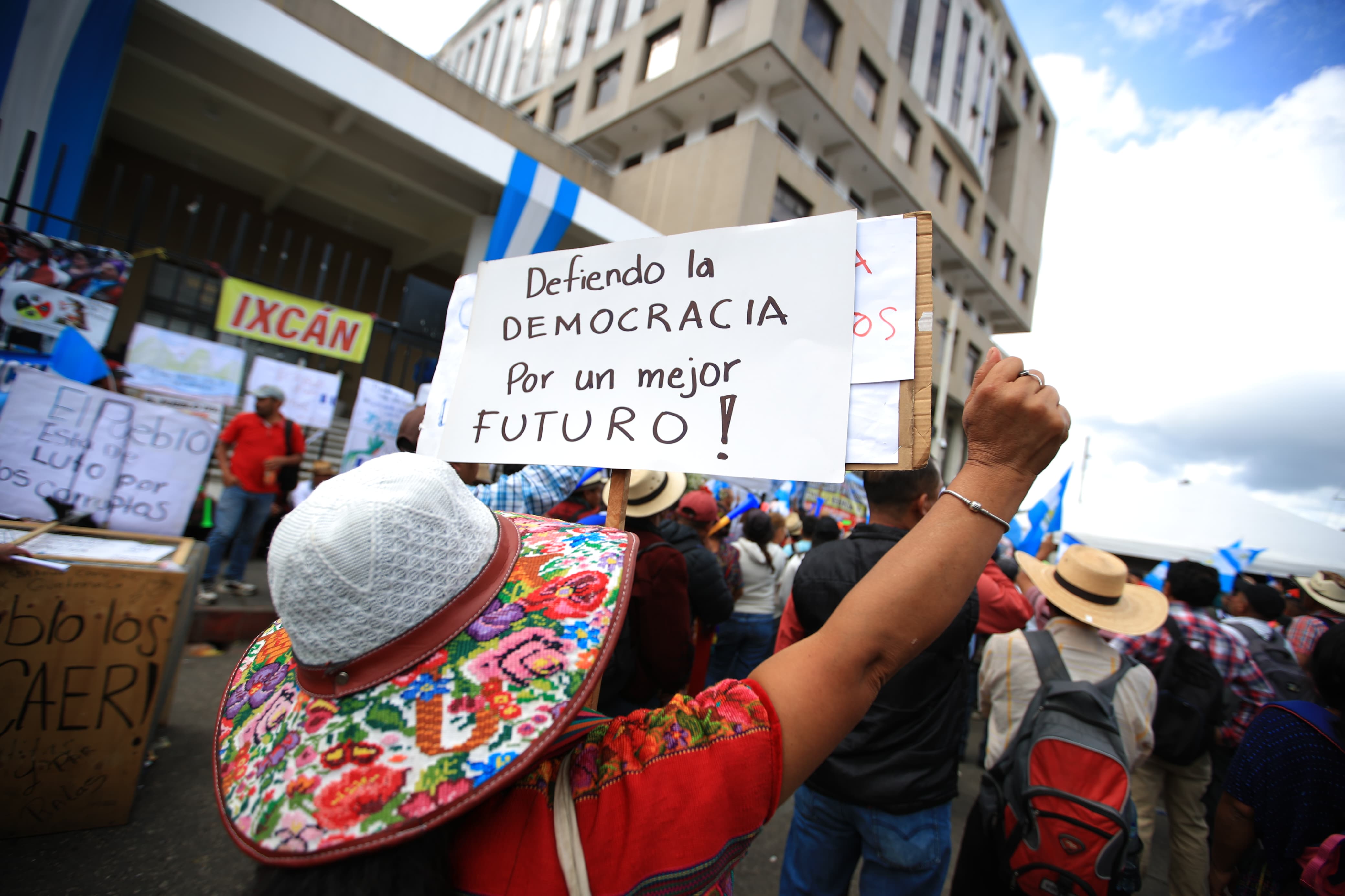 Los líderes de los 48 Cantones de Totonicapán, indicaron que la manifestación acuerpará la que se mantiene afuera del Ministerio Público, ubicado en el Barrio Gerona, zona 1 de la ciudad capital.