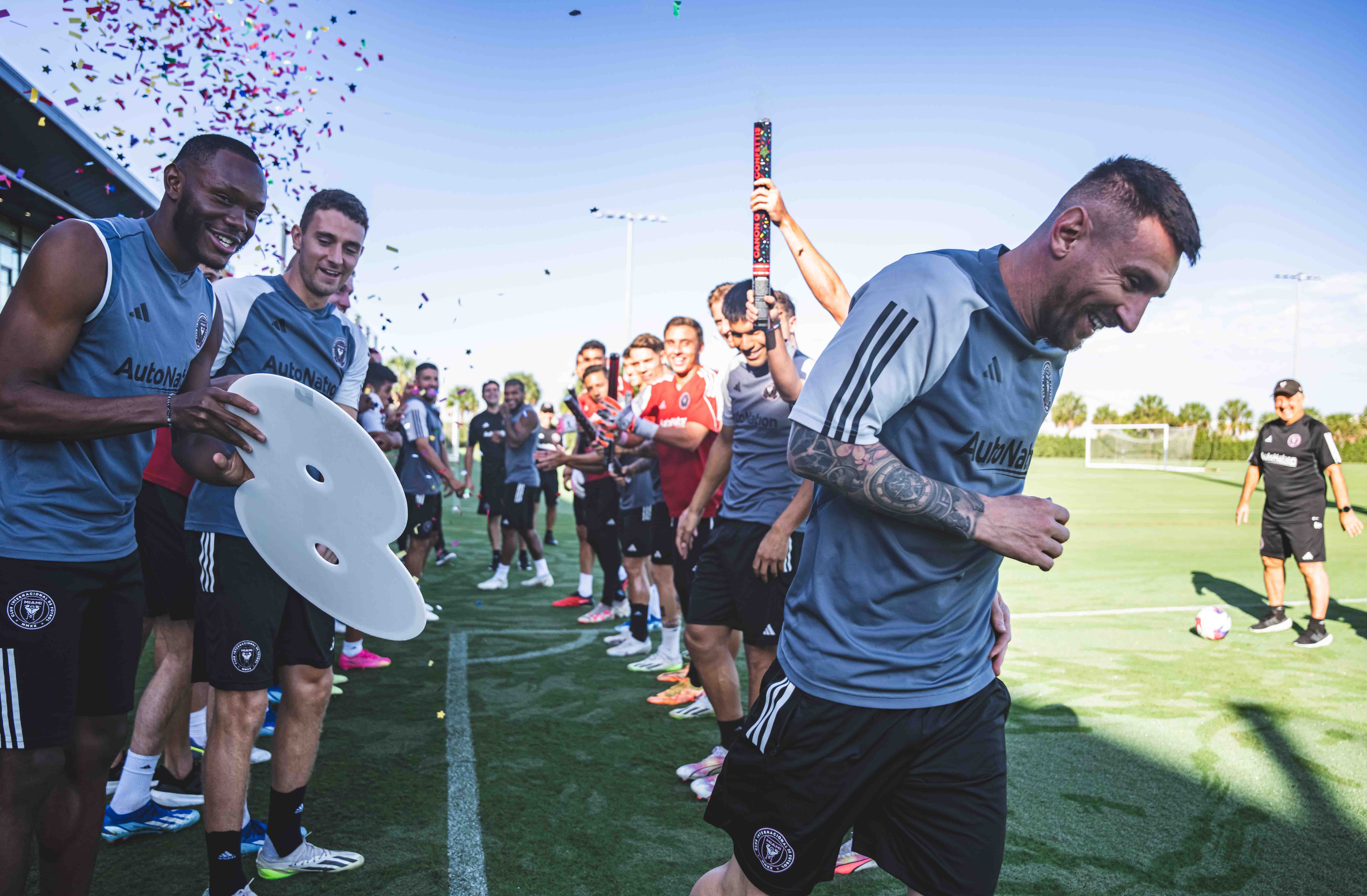 Martino y el Inter Miami celebran a Messi en su regreso tras ganar el Balón de Oro