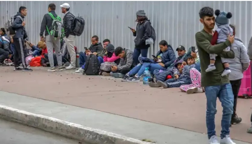 Los migrantes no dejan de llegar a las grandes ciudades como Nueva York. (Foto Prensa Libre: EFE)