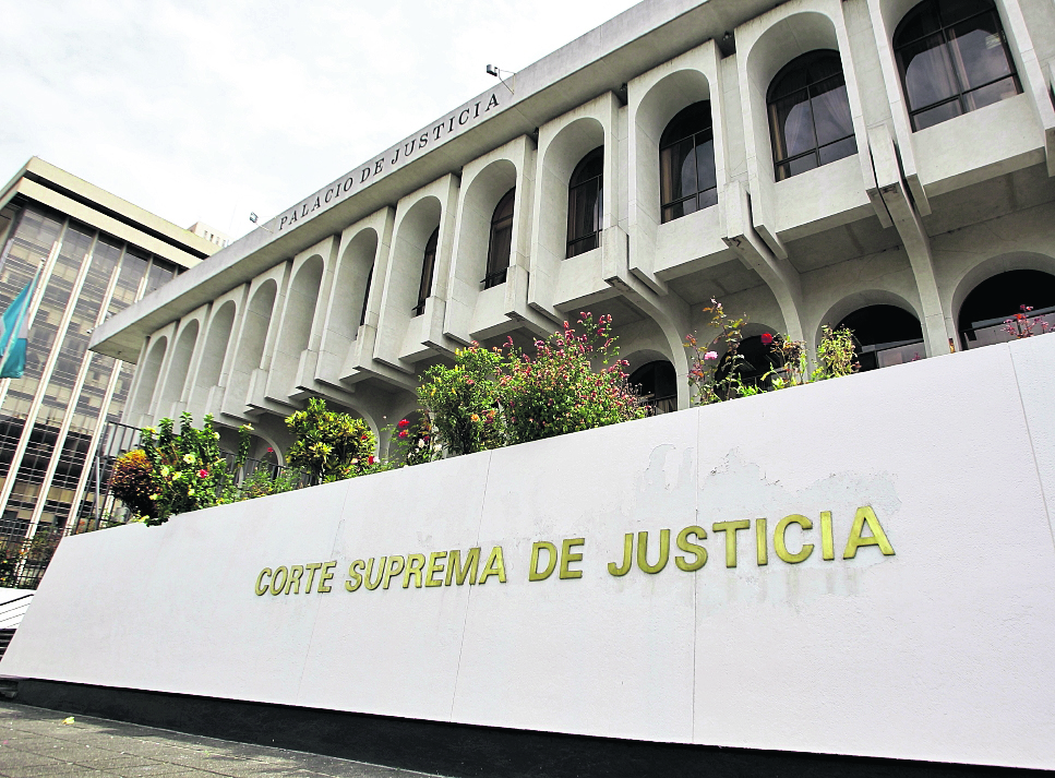 El MP asegura que a raíz  de las protestas se atrasaron audiencias en la Torre de Tribunales. (Foto Prensa Libre: Hemeroteca PL)