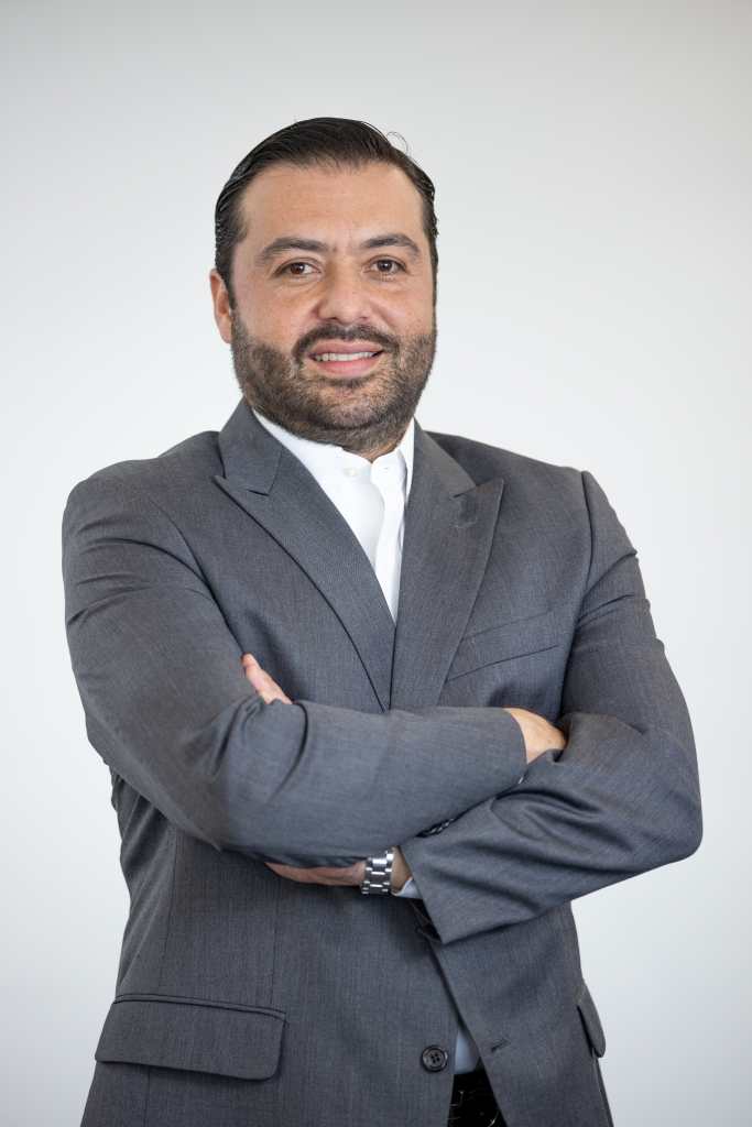 Óscar Orellana ejecutivo de Tigo Business