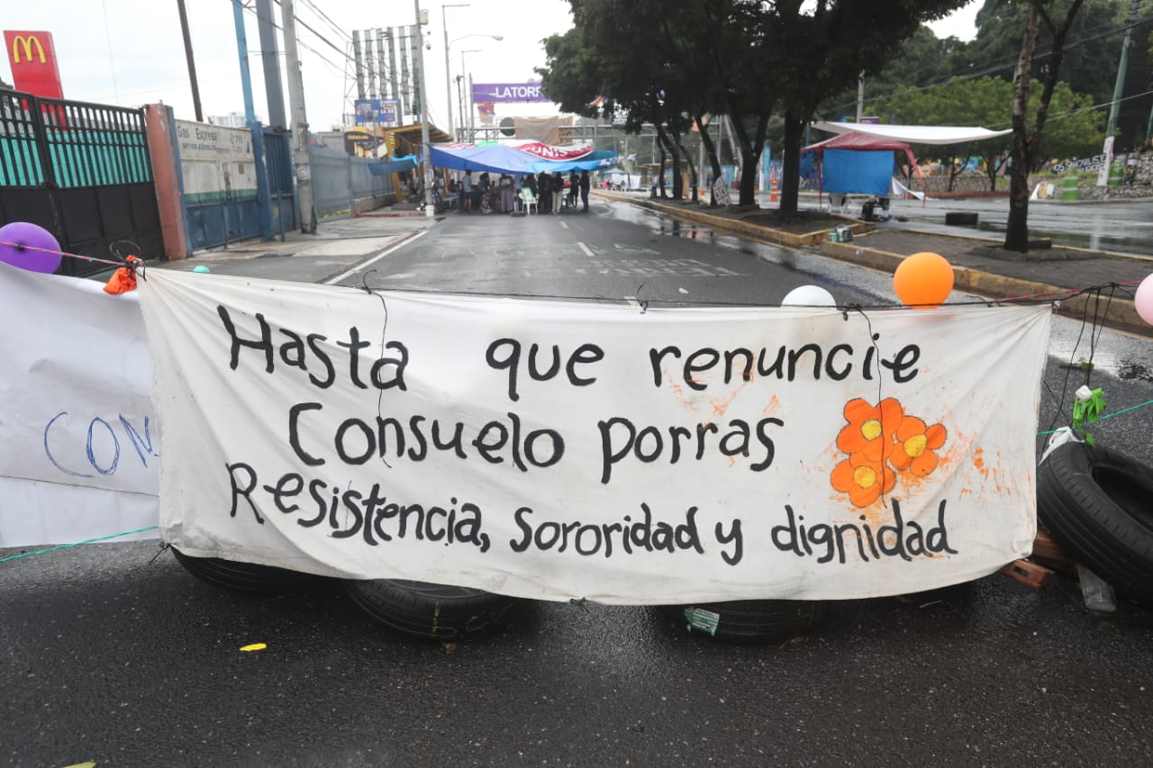 Las manifestaciones contra Consuelo Porras continúan en la Avenida Petapa. (Foto Prensa Libre: Erick Ávila)
