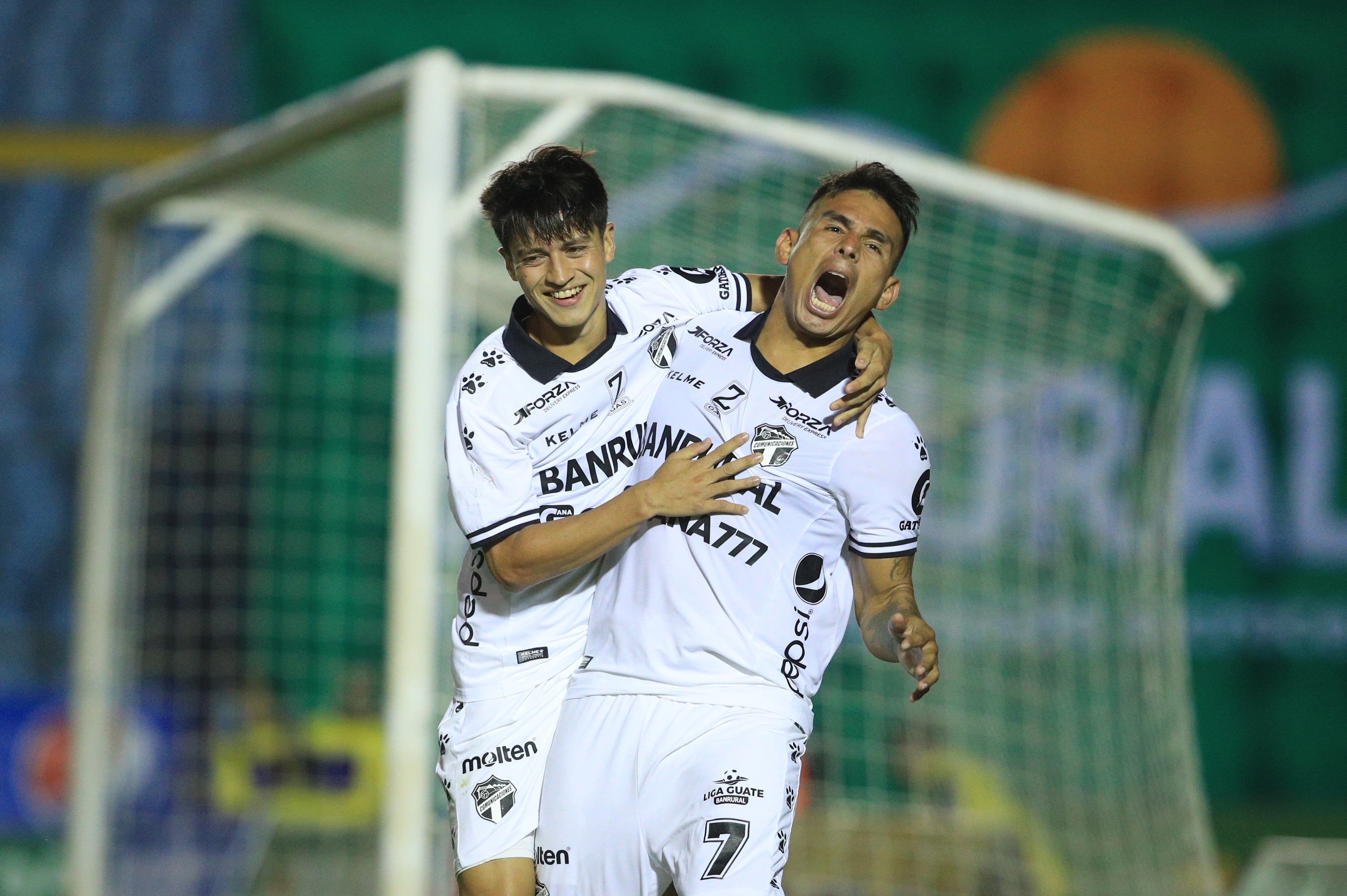 Andrés Lezcano celebra su gol ante Antigua. Foto Prensa Libre (Carlos Hernández)