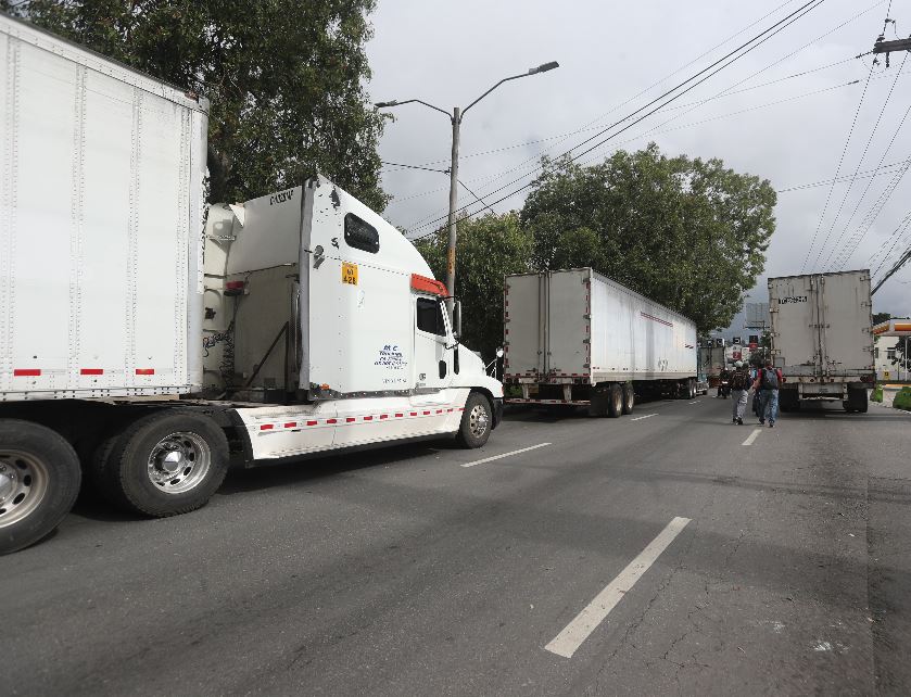 Cámaras empresariales cuestionan bloqueos en carreteras y exigen garantizar la libre locomoción
