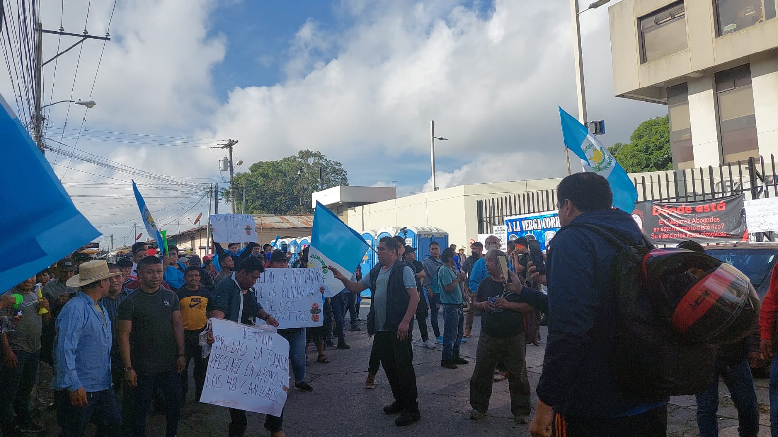 Fotos: Así transcurre la jornada de bloqueos en el departamento de Guatemala el 9 de octubre de 2023'