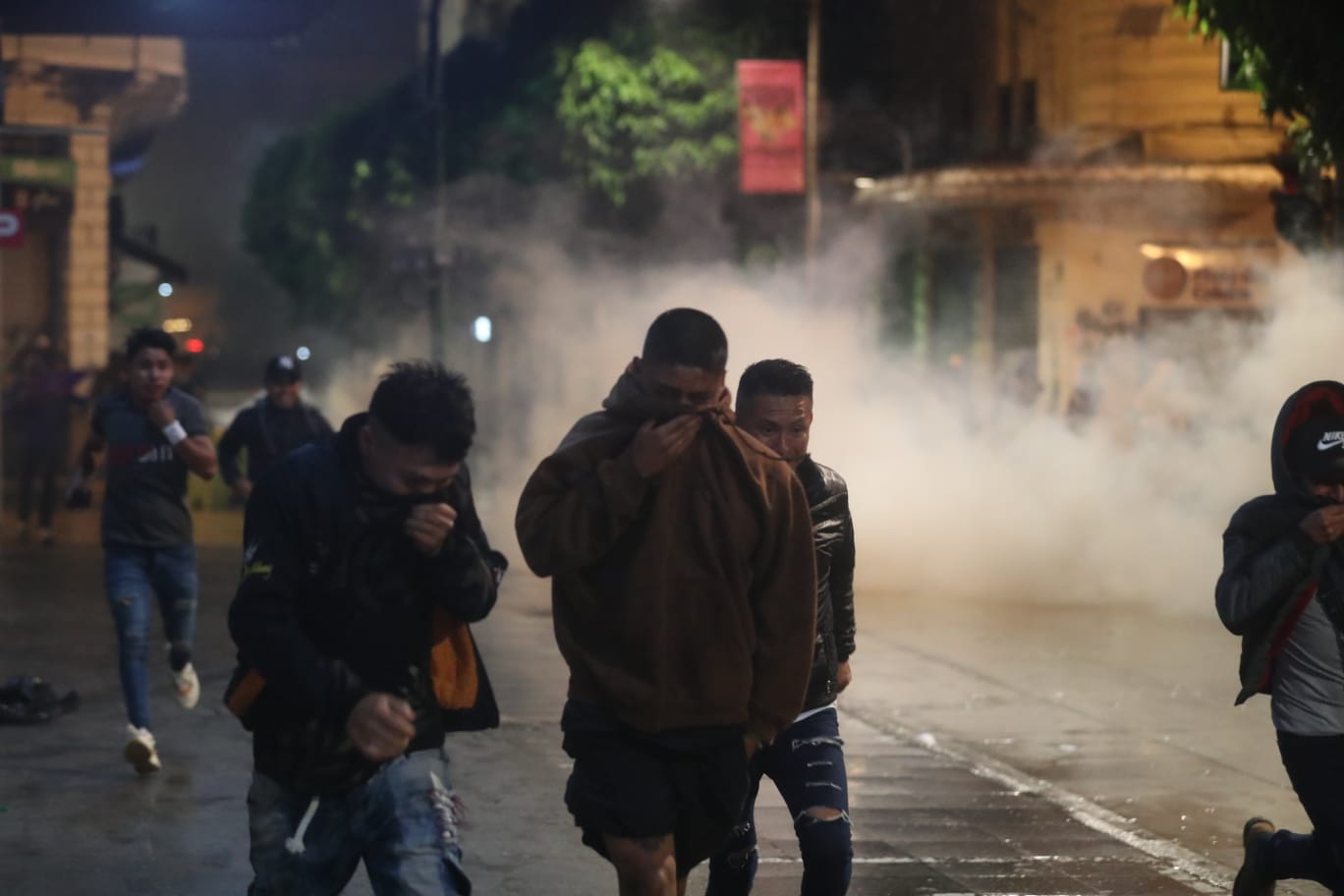 Primeras horas de la noche del 9 de octubre son marcadas por tensión en la ciudad capital'