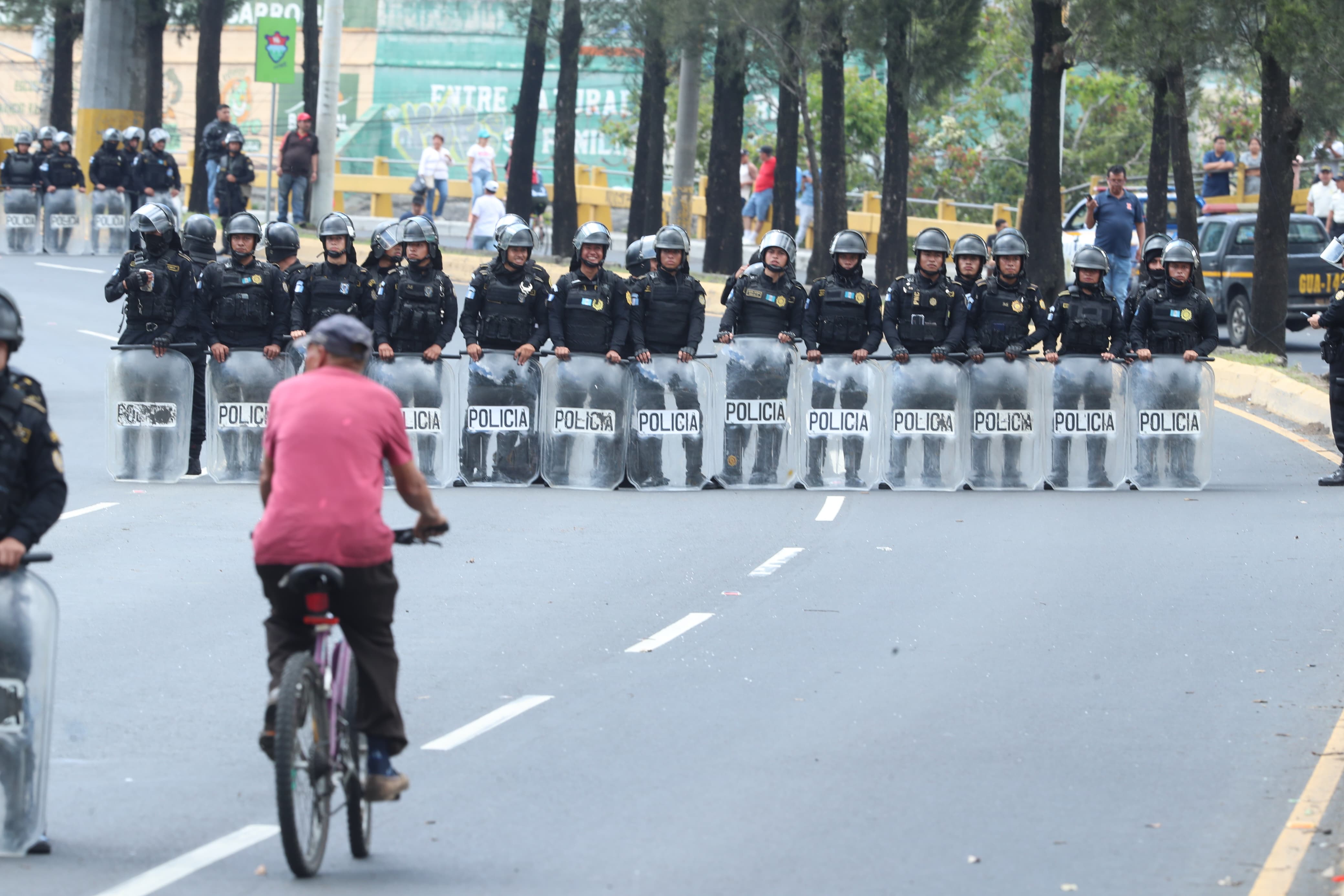 Fotos: Así transcurre la jornada de bloqueos en el departamento de Guatemala el 10 de octubre de 2023 tras 9 días de protestas'