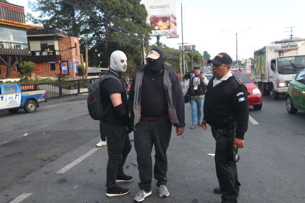 ¿Qué se sabe del incidente en km 16 de carretera a El Salvador en donde la PNC capturo a un hombre en la manifestación? 