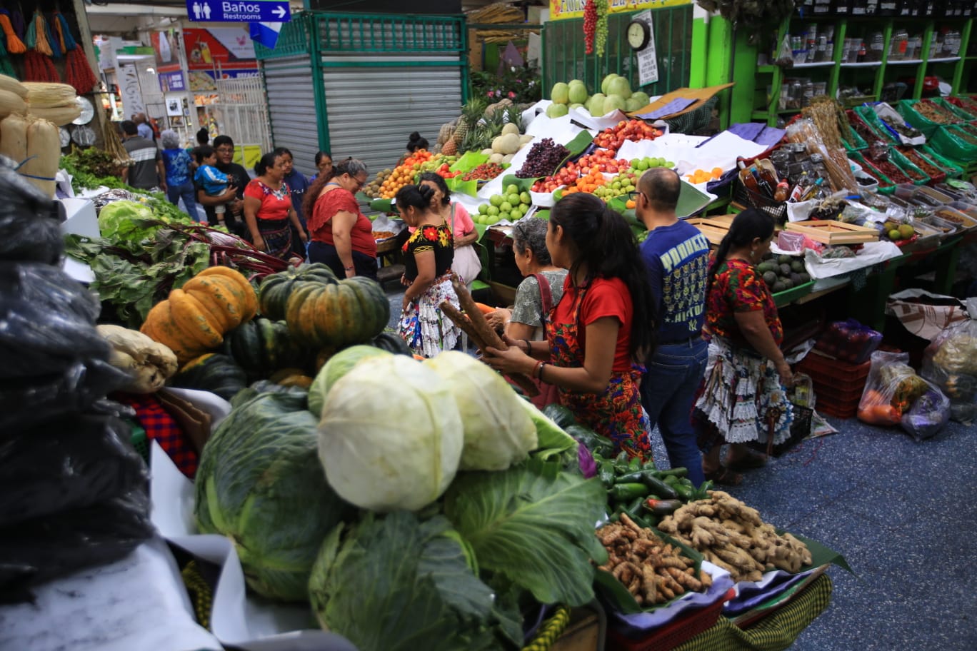 Los bloqueos en carretera han afectado el comercio terrestre de bienes agrícolas nacional e internacional. (Foto Prensa Libre: Carlos Hernández)